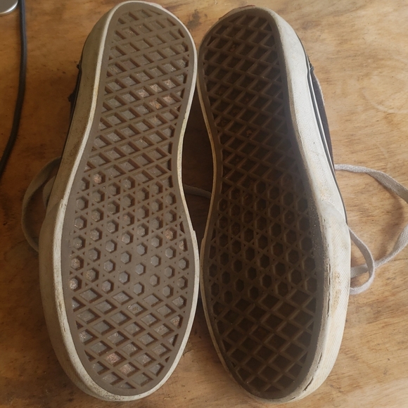 VANS - Picture 4 of 5